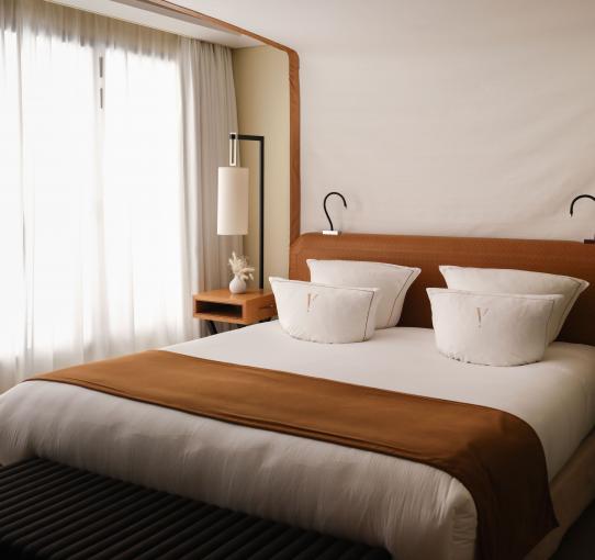 Five Seas Hotel - Deluxe Room